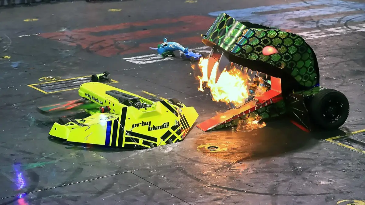 Robot shaped like the head of a fire-spitting dragon