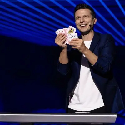 Mat Franco performing a trick with playing cards (1)