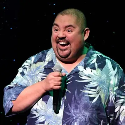 A member of Aces of Comedy performing