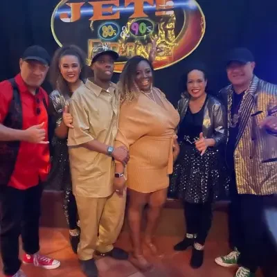 The main artist of THE JETS posing with the audience
