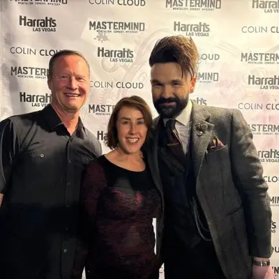 Colin Cloud with audience after the Colin Cloud Mastermind show