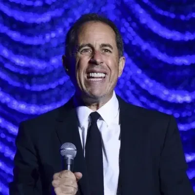 A close up picture of Jerry Seinfield