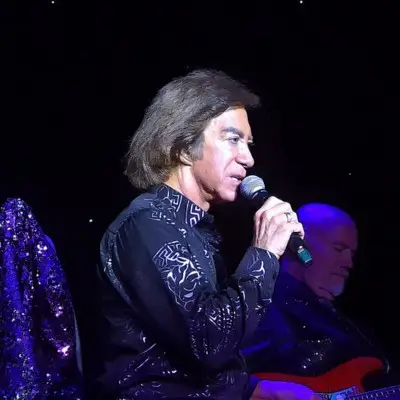 The artist during the King Of Diamonds Tribute show