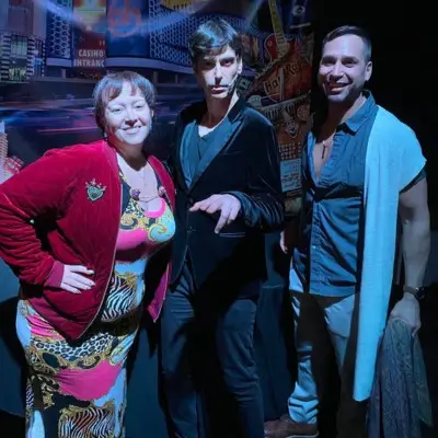 The comedian posing with Fans at Planet Hollywood